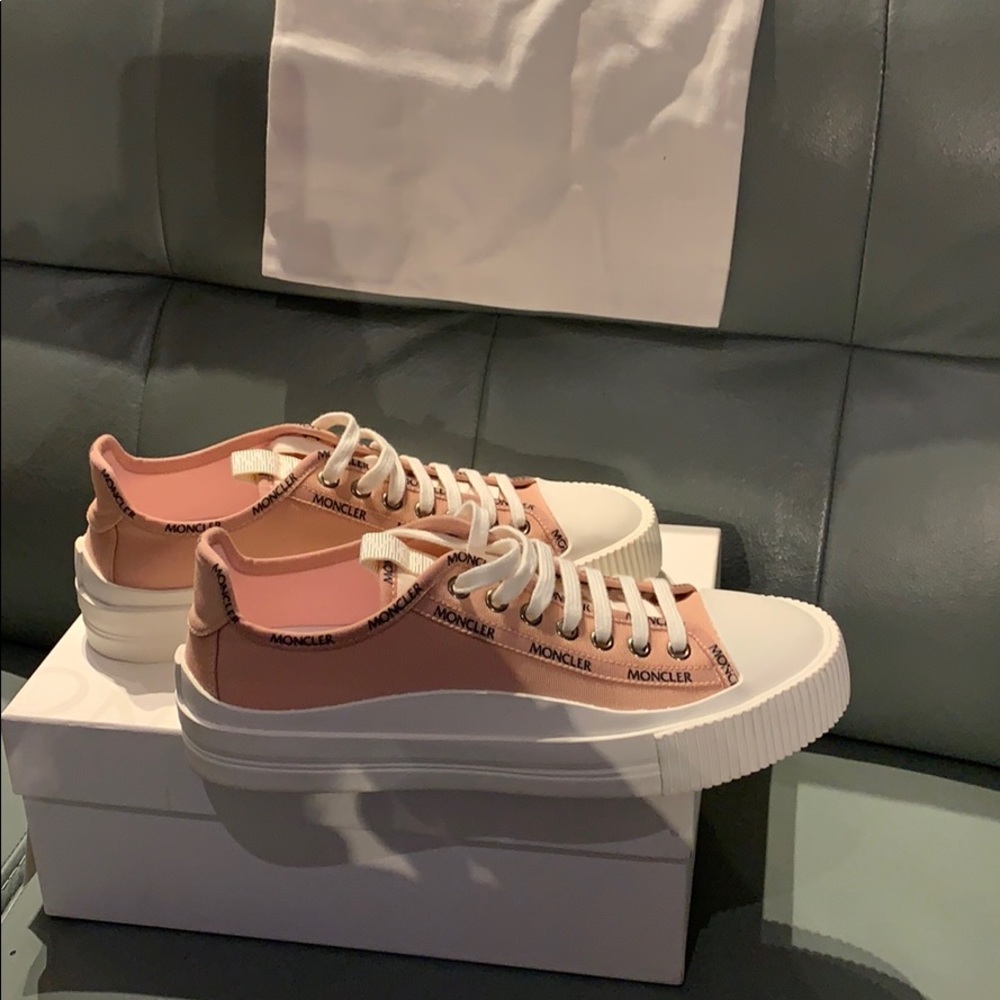 Moncler® Logo Canvas Low-Top Sneakers - Picture 13 of 16